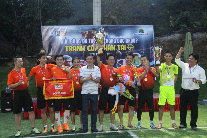 Ngôi vương giải bóng đá DHC Group – Tranh Cúp Thần Tài 2017 đã có chủ